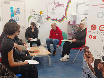 Le service info jeunes Le service info jeunes